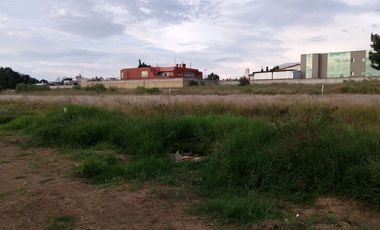 Terreno en Venta Con Servicios, a 30 metros de Avenida Principal.