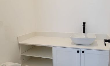 En venta lujosa y moderna casa de estreno en Ciudad Celeste, via a Samborondon