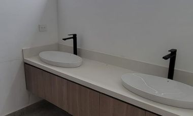 En venta lujosa y moderna casa de estreno en Ciudad Celeste, via a Samborondon