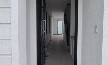 En venta lujosa y moderna casa de estreno en Ciudad Celeste, via a Samborondon