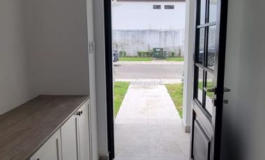 En venta lujosa y moderna casa de estreno en Ciudad Celeste, via a Samborondon