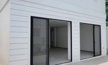 En venta lujosa y moderna casa de estreno en Ciudad Celeste, via a Samborondon