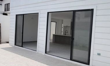 En venta lujosa y moderna casa de estreno en Ciudad Celeste, via a Samborondon