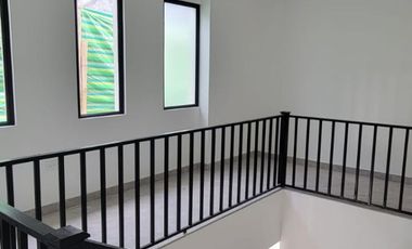 En venta lujosa y moderna casa de estreno en Ciudad Celeste, via a Samborondon