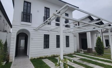 En venta lujosa y moderna casa de estreno en Ciudad Celeste, via a Samborondon