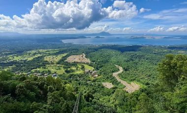 Enjoy the countryside view at TREALVA at Midlands West in Tagaytay Highlands