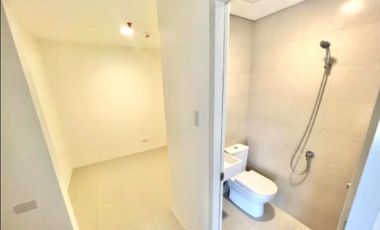 Luxury 3 Bedrooms Unfurnished Condo Unit in 32 Sanson By Rockwell