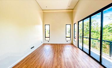 6 BR WITH SWIMMINNG POOL IN BF HOMES PARAÑAQUE CITY