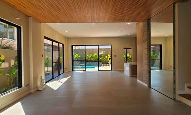 HUGE ELEGANT SINGLE DETACHED HOUSE AND LOT IN BF HOMES PARANAQUE CITY
