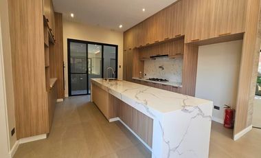 HUGE ELEGANT SINGLE DETACHED HOUSE AND LOT IN BF HOMES PARANAQUE CITY