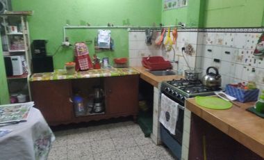 VENTA CASA DE 3 PISOS Y AZOTEA A UNAS CUADRAS DE WIESSE