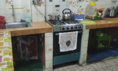 VENTA CASA DE 3 PISOS Y AZOTEA A UNAS CUADRAS DE WIESSE