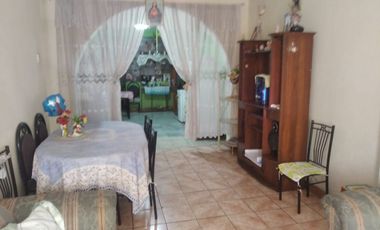 VENTA CASA DE 3 PISOS Y AZOTEA A UNAS CUADRAS DE WIESSE