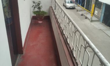 VENTA CASA DE 3 PISOS Y AZOTEA A UNAS CUADRAS DE WIESSE