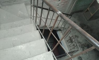 VENTA CASA DE 3 PISOS Y AZOTEA A UNAS CUADRAS DE WIESSE