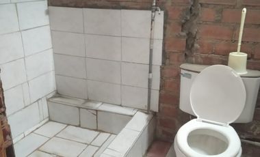 VENTA CASA DE 3 PISOS Y AZOTEA A UNAS CUADRAS DE WIESSE