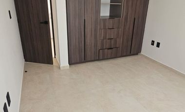 Bonita casa de 2 niveles en Villa Magna zona de Lomas del Campanario Norte en Querétaro