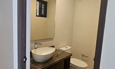 Bonita casa de 2 niveles en Villa Magna zona de Lomas del Campanario Norte en Querétaro