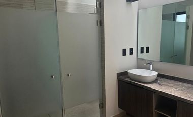 Bonita casa de 2 niveles en Villa Magna zona de Lomas del Campanario Norte en Querétaro