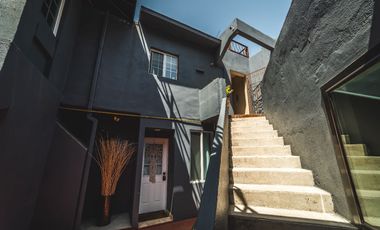 Renta de estudio en zona dorada