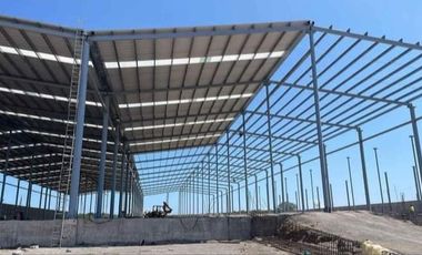 CONJUNTO DE BODEGAS EN RENTA