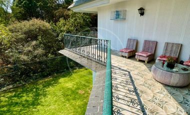 Casa En Chiluca: Jardín Plano Y Diseño Espacioso En Un Entorno Natural Exclusivo