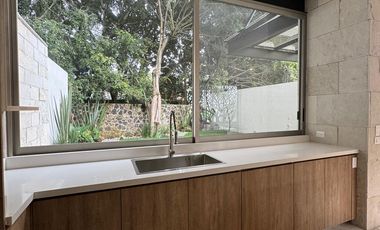 Casa en venta con alberca Paloma de la paz.