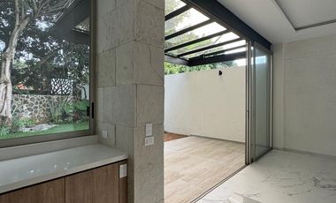 Casa en venta con alberca Paloma de la paz.