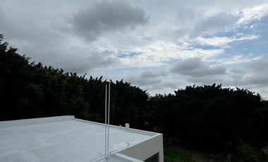Casa en venta con alberca Paloma de la paz.