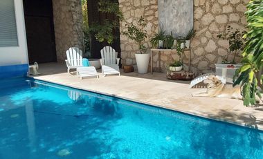 SE VENDE CASA RESIDENCIA EN EL CAMPANARIO QUERÉTARO CON ALBERCA FRENTE A PARQUE CON LAGOS