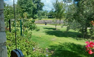 SE VENDE CASA RESIDENCIA EN EL CAMPANARIO QUERÉTARO CON ALBERCA FRENTE A PARQUE CON LAGOS