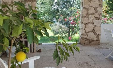 SE VENDE CASA RESIDENCIA EN EL CAMPANARIO QUERÉTARO CON ALBERCA FRENTE A PARQUE CON LAGOS