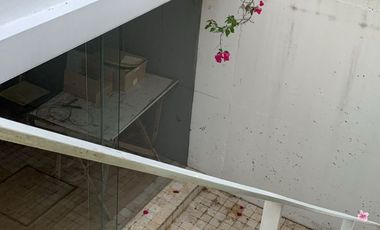 SE VENDE CASA RESIDENCIA EN EL CAMPANARIO QUERÉTARO CON ALBERCA FRENTE A PARQUE CON LAGOS
