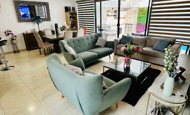 Casa en venta con alberca y seguridad