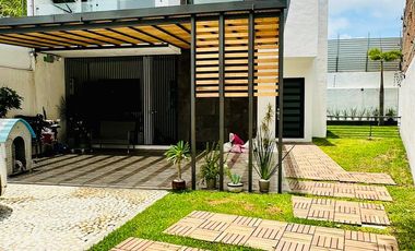 Casa en venta con alberca y seguridad