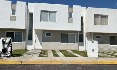 RENTO CASA AMUEBLADA EN PASEOS DEL BOSQUE QUERÉTARO