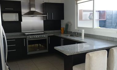 RENTO CASA AMUEBLADA EN PASEOS DEL BOSQUE QUERÉTARO