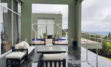 VENDO MANSION SINDAMANOY CHIA 1800 M2