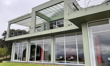 VENDO MANSION SINDAMANOY CHIA 1800 M2