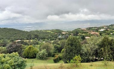 VENDO MANSION SINDAMANOY CHIA 1800 M2