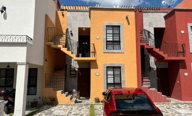 Duplex. Reloj, Zirándaro.