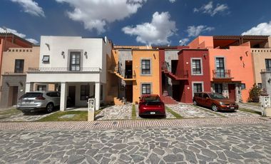 Duplex. Reloj, Zirándaro.