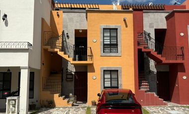 Duplex. Reloj, Zirándaro.
