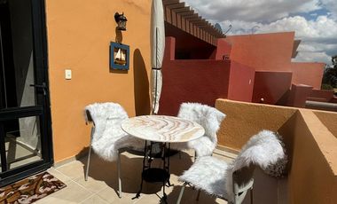 Duplex. Reloj, Zirándaro.