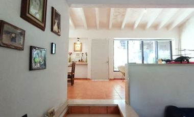 SE VENDE CASA EN CARRETERA CUERNAVACA-ACAPULCO