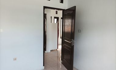 Dijual Cepat, Rumah Second Cantik Di Kharisma Residence Tarogong Garut