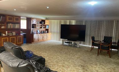 CASA EN VENTA SATELITE CON 270 M2 DE JARDIN