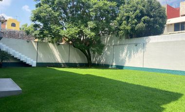 CASA EN VENTA SATELITE CON 270 M2 DE JARDIN