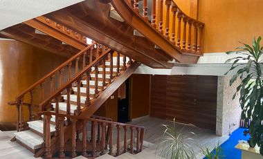 CASA EN VENTA SATELITE CON 270 M2 DE JARDIN