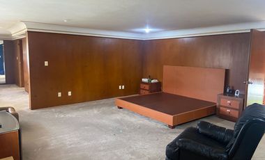 CASA EN VENTA SATELITE CON 270 M2 DE JARDIN